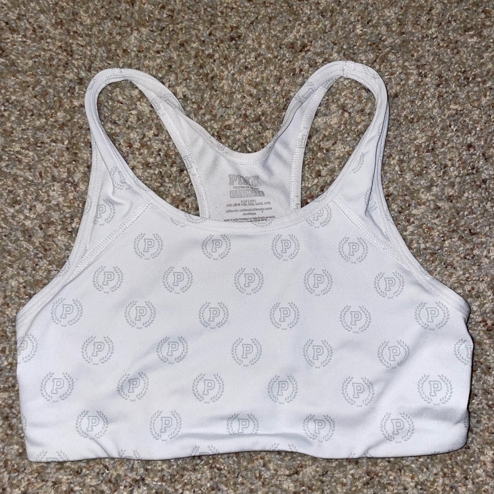 Size S pink Victoria’s Secret sports bra. Good condition worn a few times.